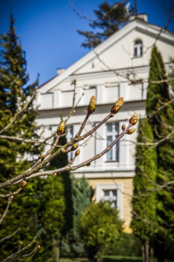 Palac Sasino Odnova Hotel Exterior photo