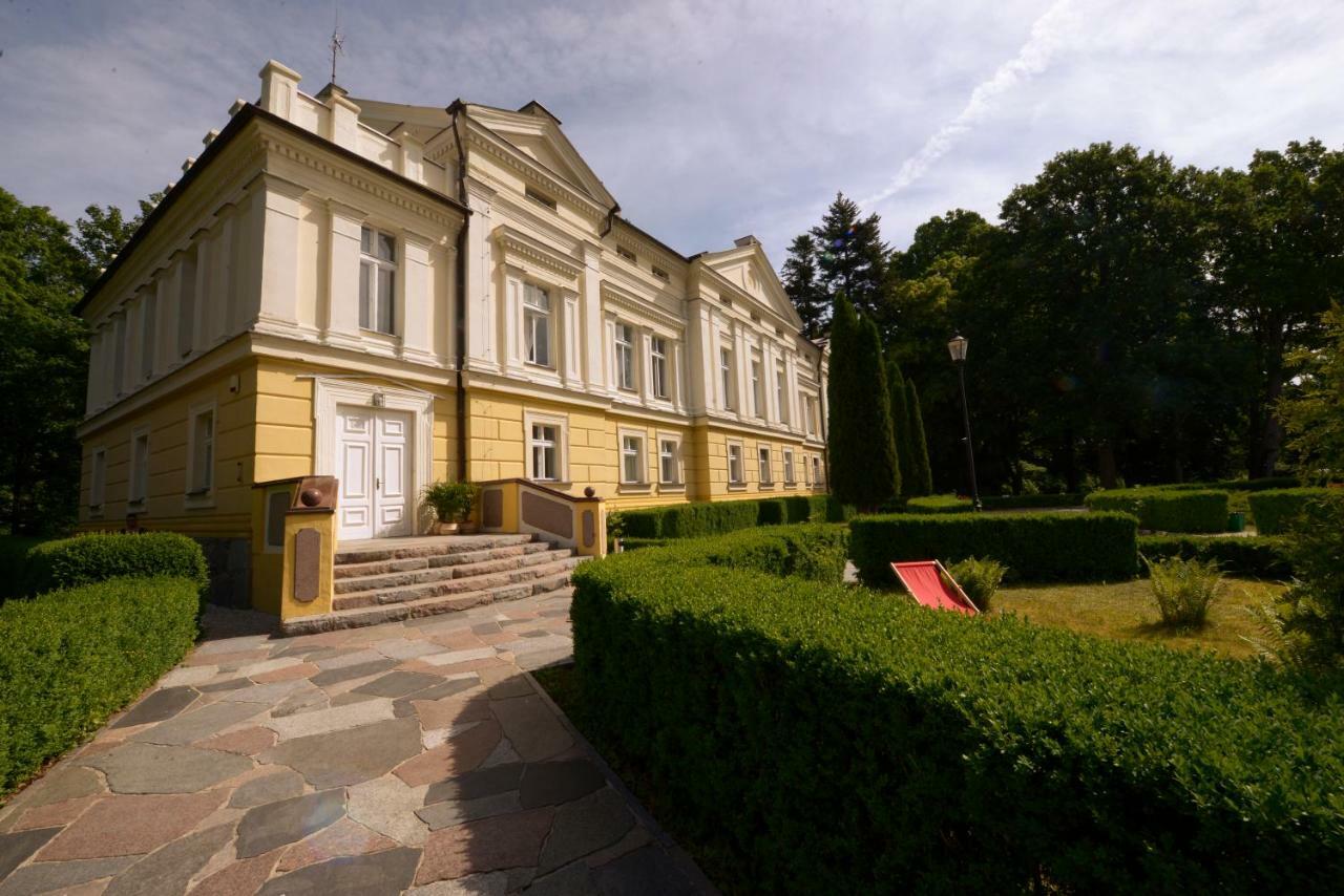 Palac Sasino Odnova Hotel Exterior photo