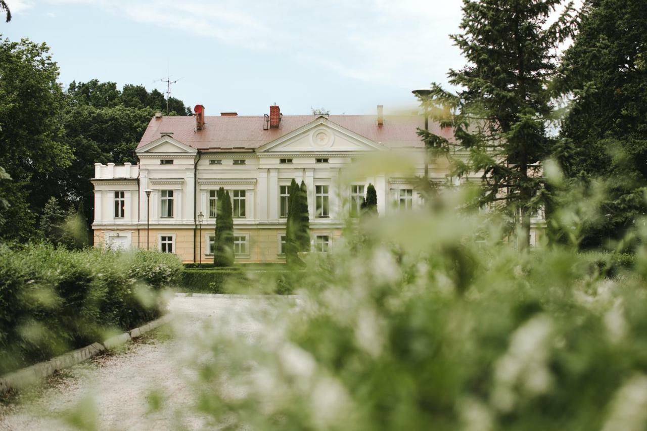 Palac Sasino Odnova Hotel Exterior photo